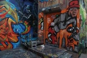Spray-Paint Graffiti 4